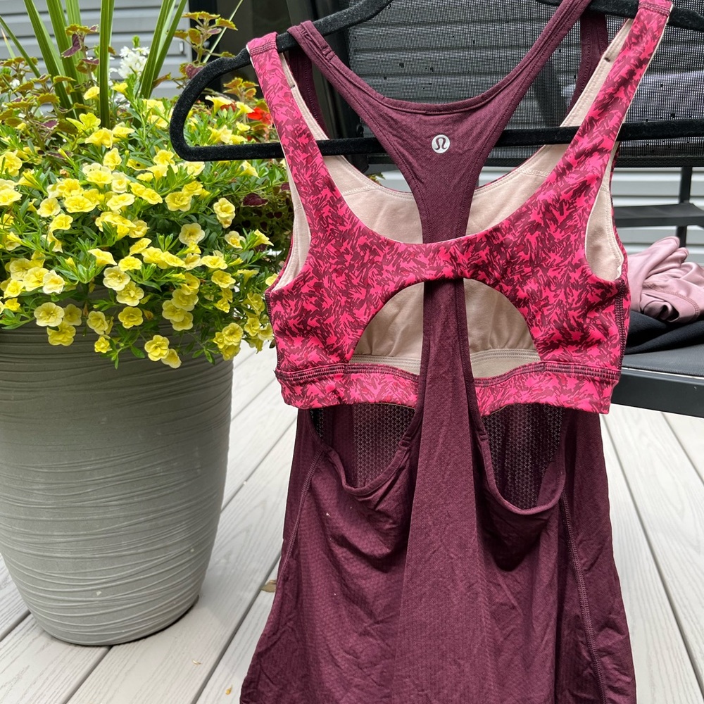 Lululemon, such a cute tank top